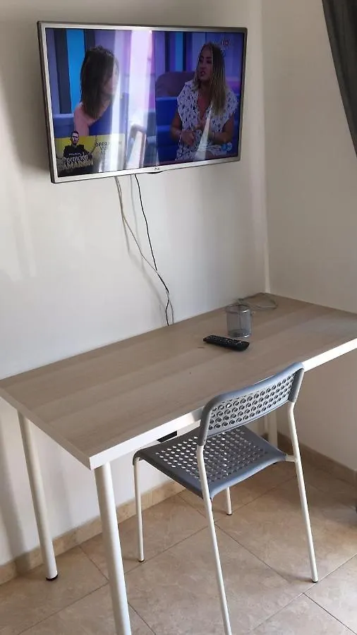 Homestay •{ Habitacion En Coin A 30Km De La Playa •